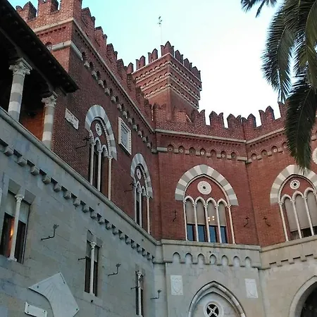 Porta Soprana, Really Downtown 1 * Genoa